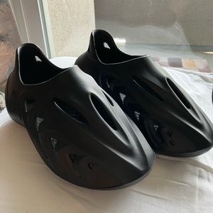 Black vented slip on Clogs!